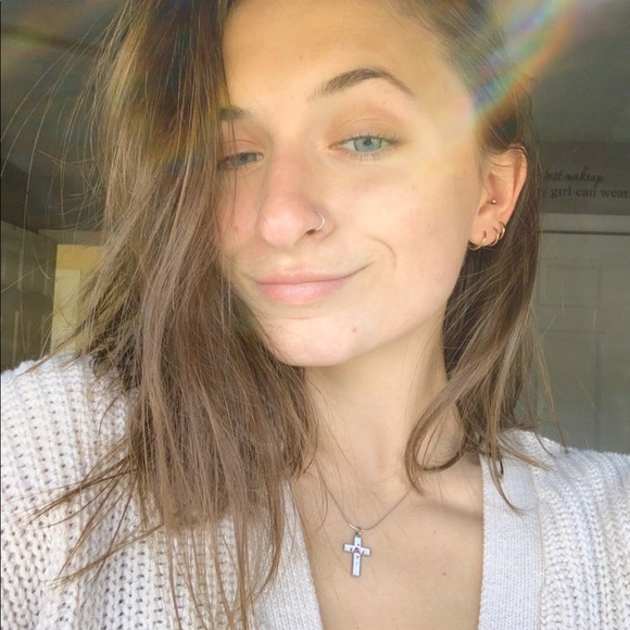 Meet your Posher, Danielle - Picture 1 of 1